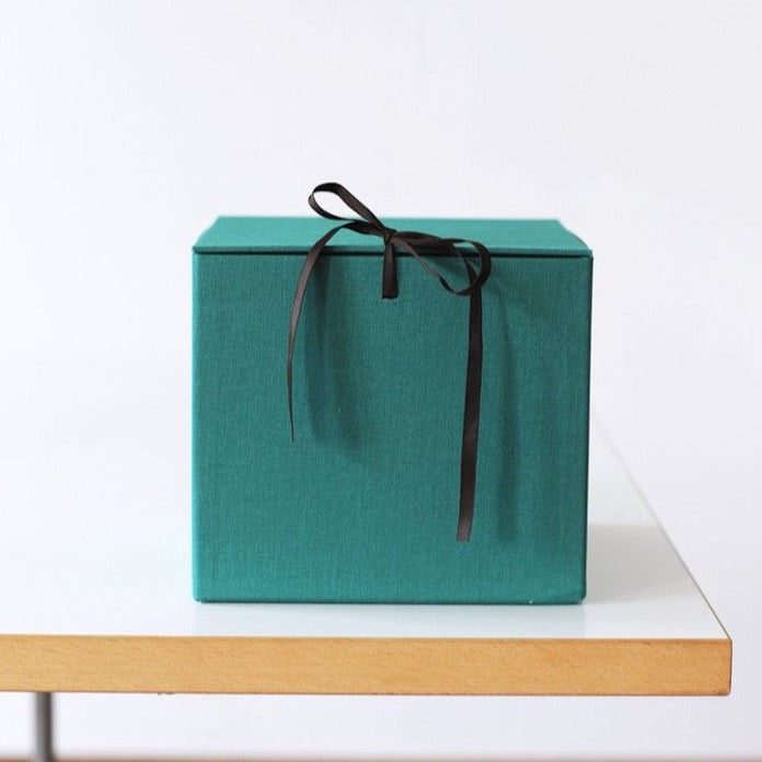 supportive maternity basics. Maternity pants, top, blouse and skirt. Supportive pieces for pregnancy. Basic clothing items or work maternity clothing. cruba