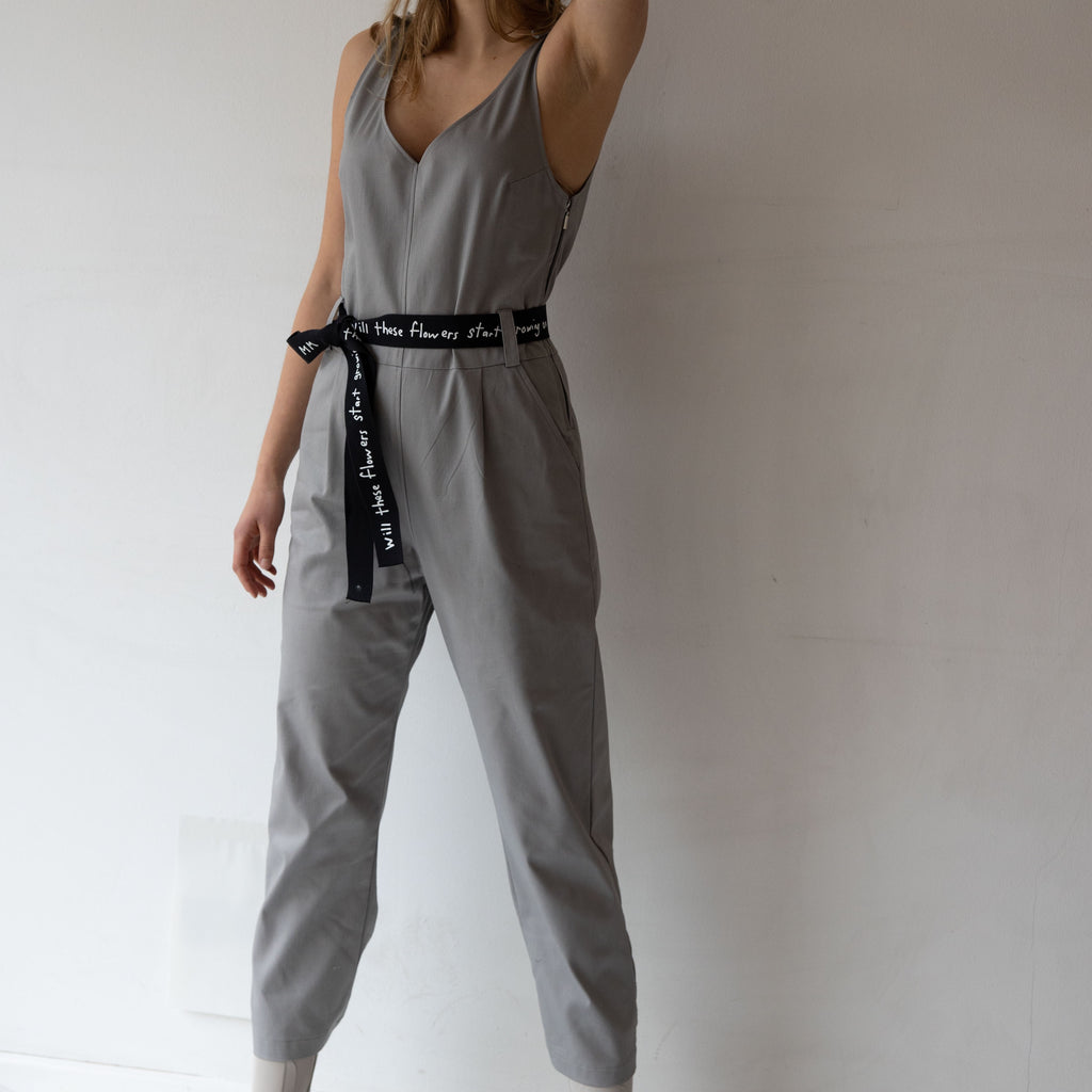 The Chloe rain-boots create a chic outfit for dates, dinners and other occasions but can also be worn everyday when paired with a merino wool sweater or a t-shirt underneath. cruba